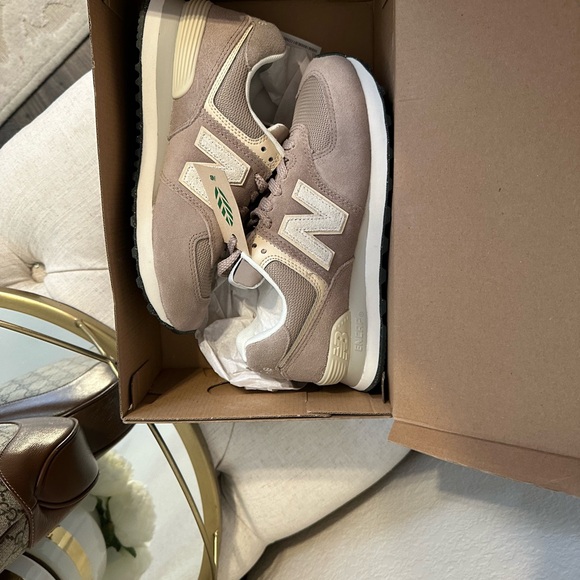 New Balance 574
Color: beige - Picture 3 of 4